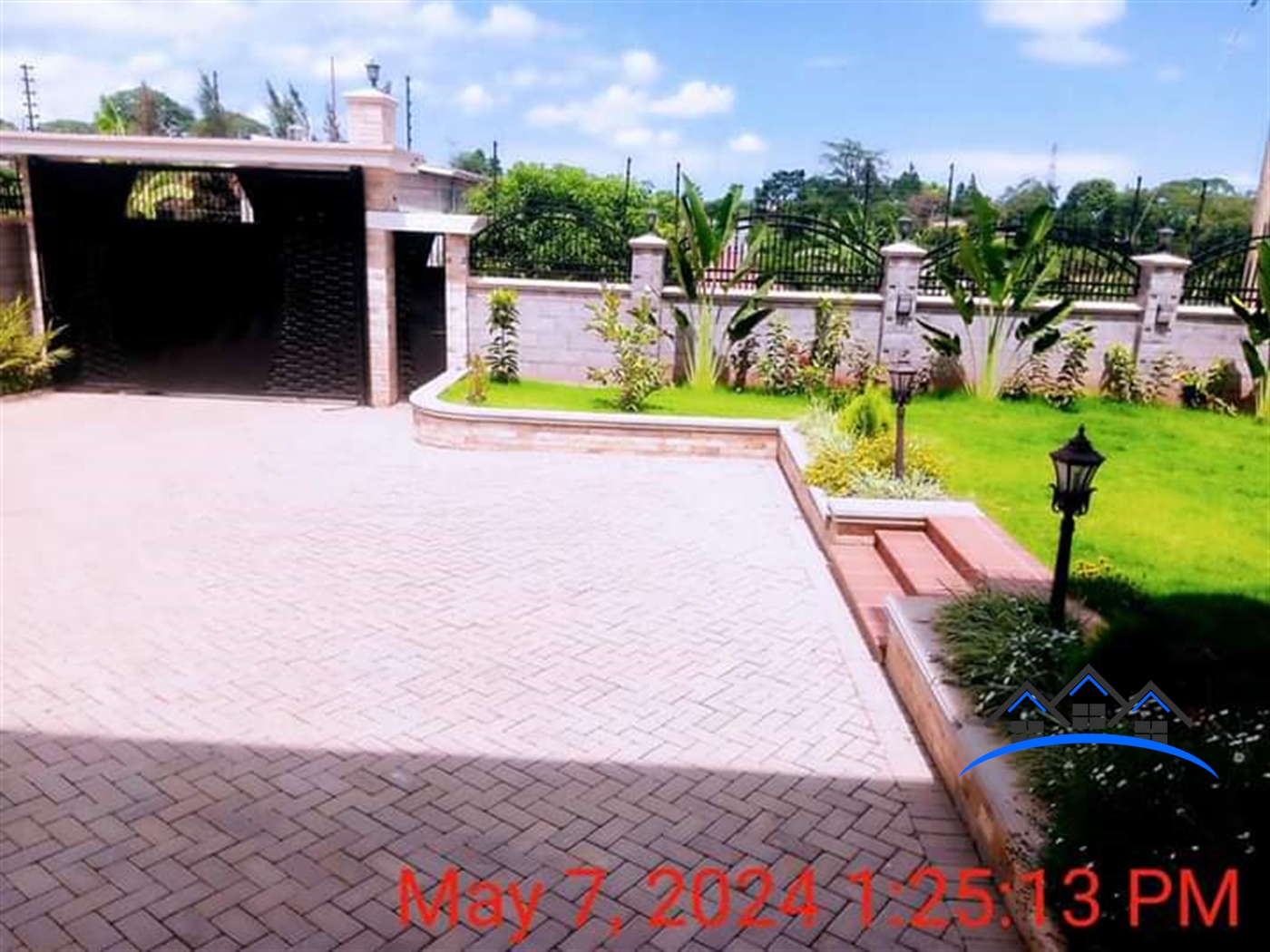 Storeyed house for sale in Namugongo Wakiso