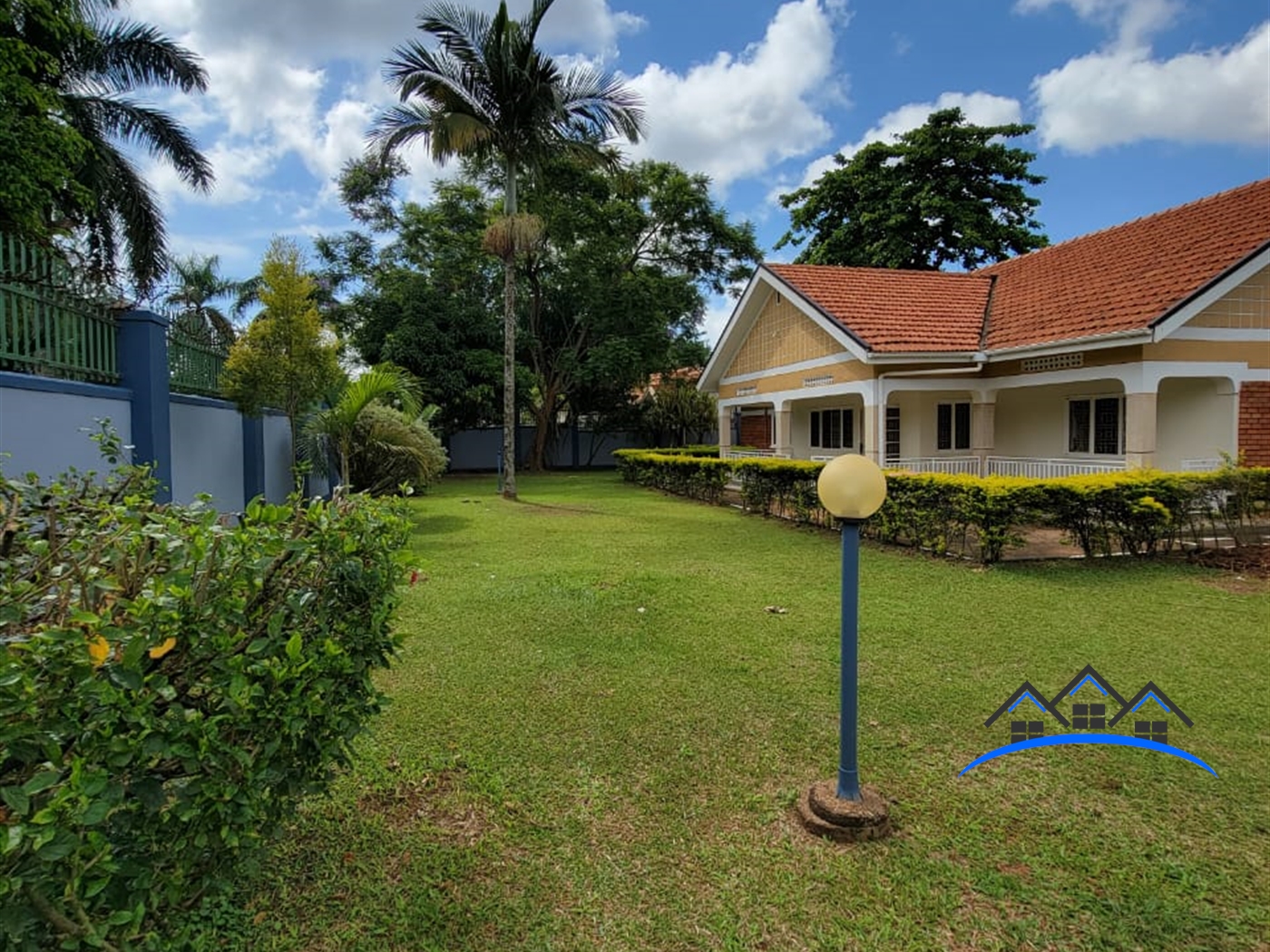 Bungalow for rent in Kololo Kampala