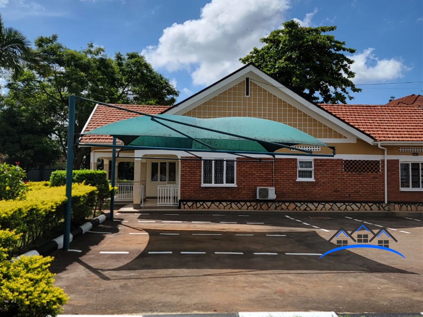 Bungalow for rent in Kololo Kampala