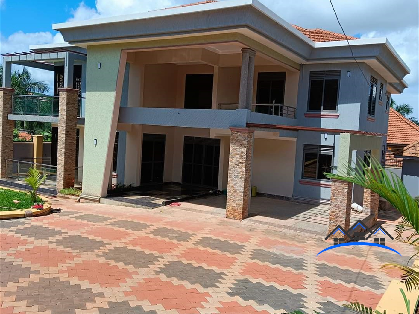 Storeyed house for sale in Bwebajja Wakiso