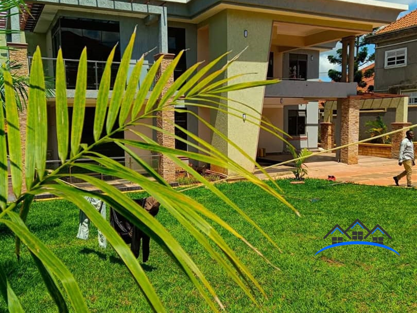 Storeyed house for sale in Bwebajja Wakiso