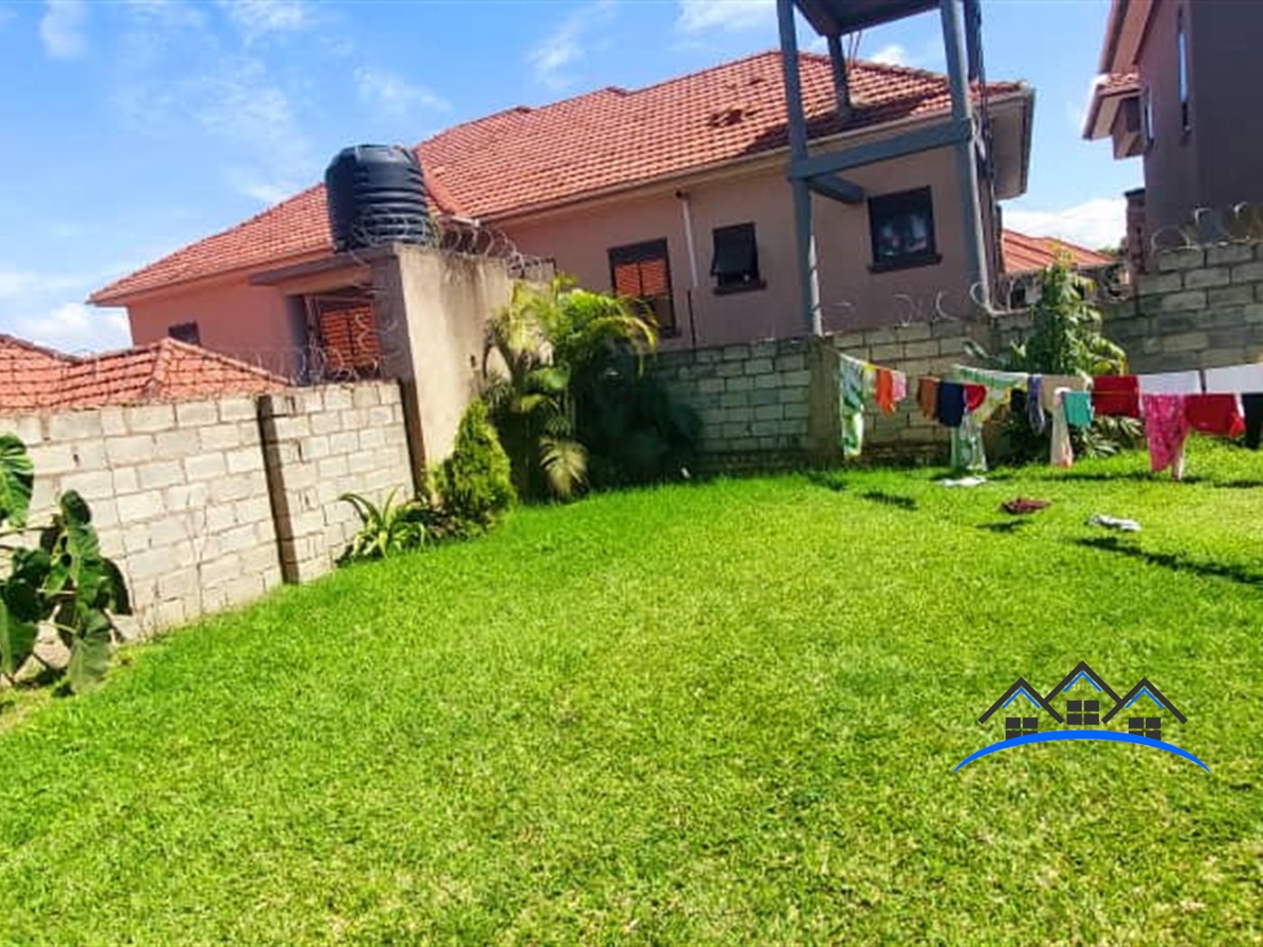 Mansion for sale in Kira Wakiso