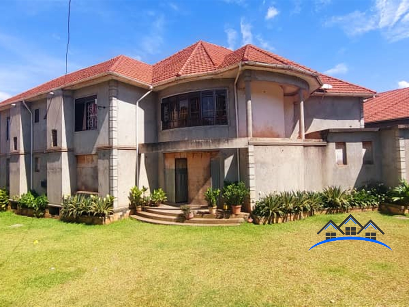 Mansion for sale in Kira Wakiso