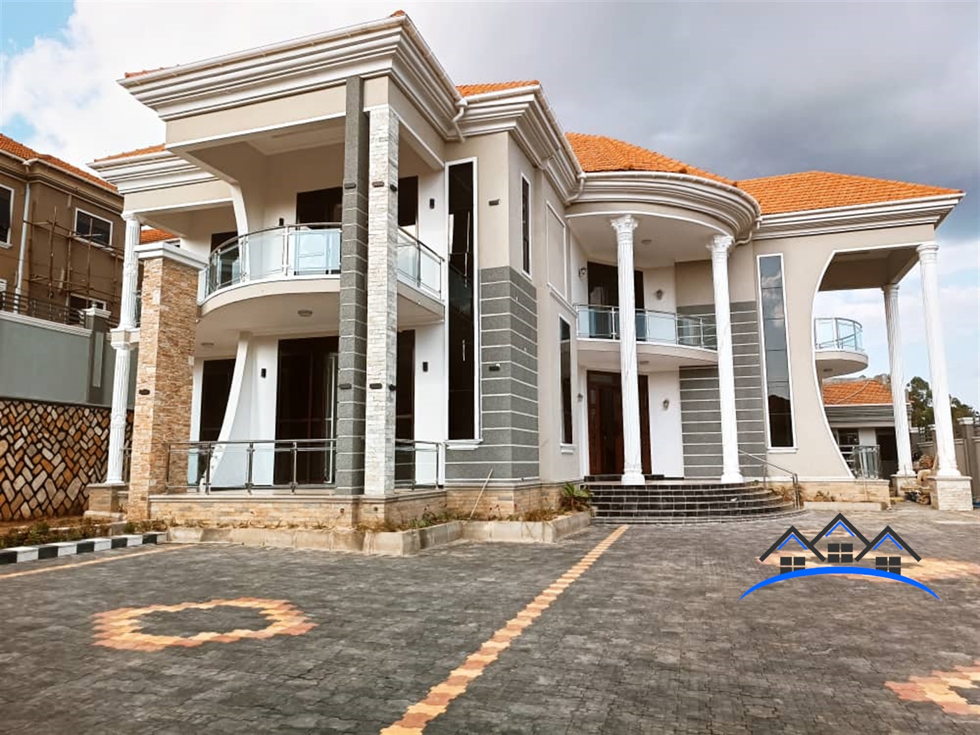 Mansion for sale in Kira Wakiso