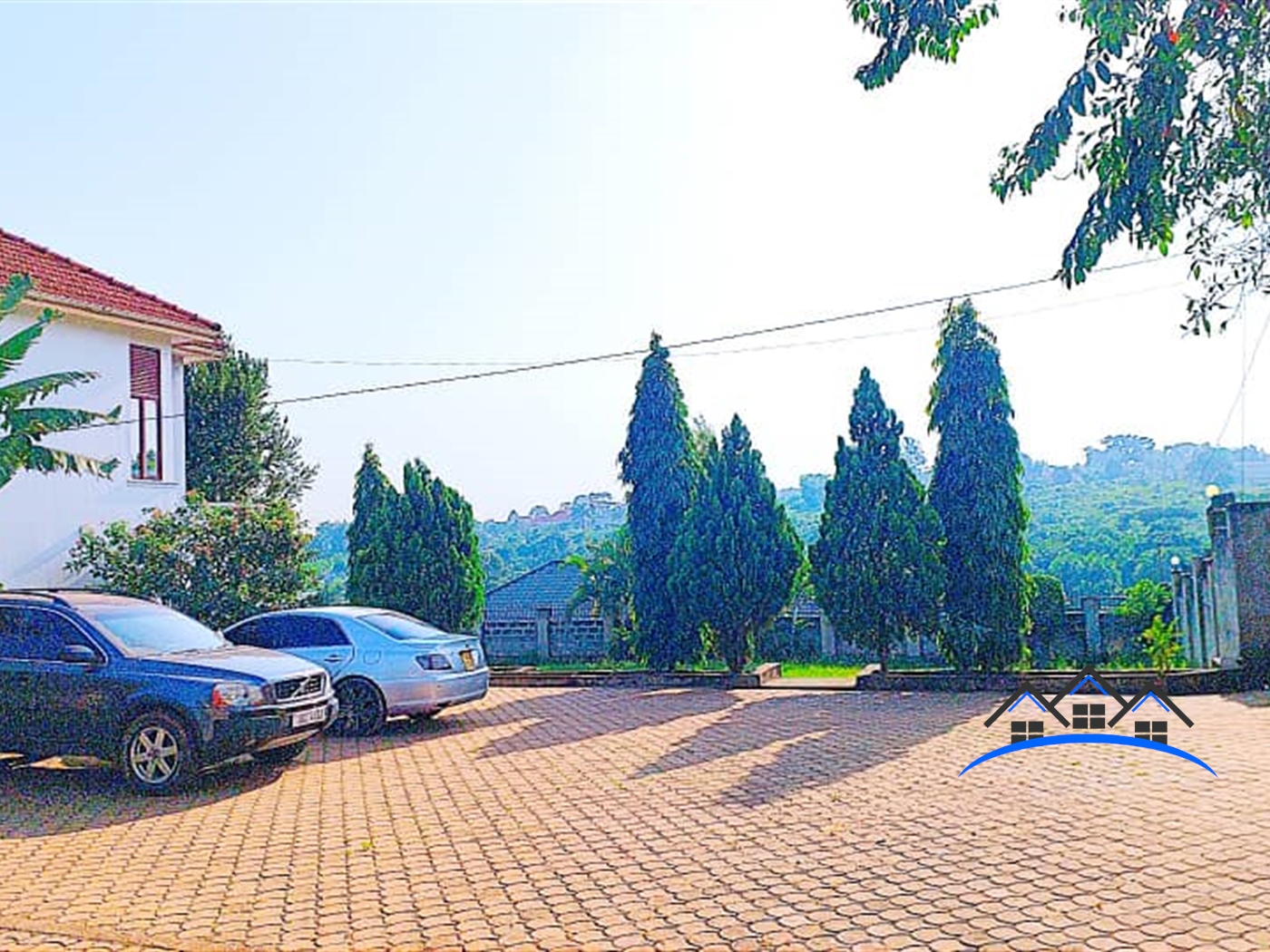 Mansion for sale in Kira Wakiso