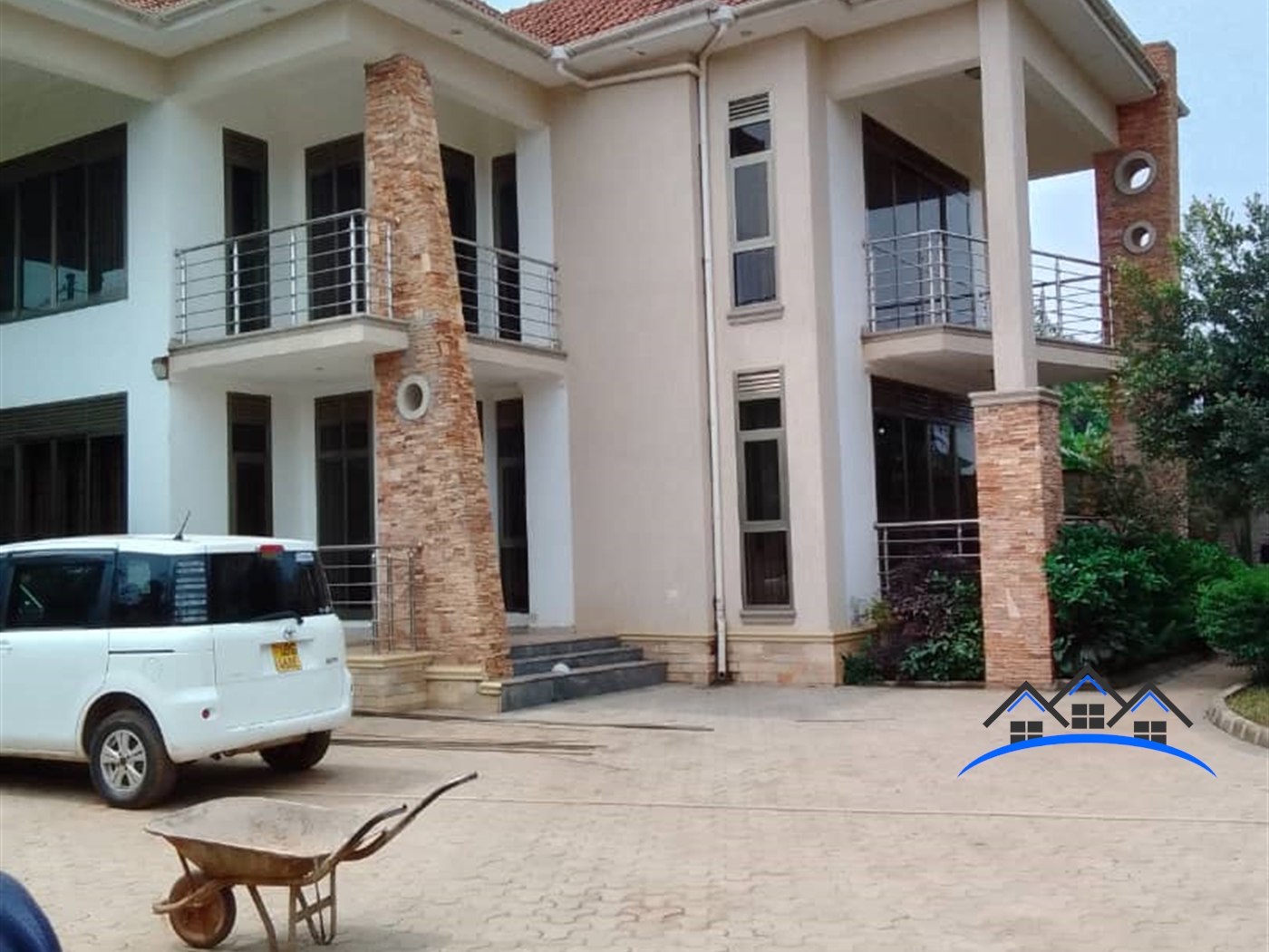 Mansion for sale in Lugujja Kampala