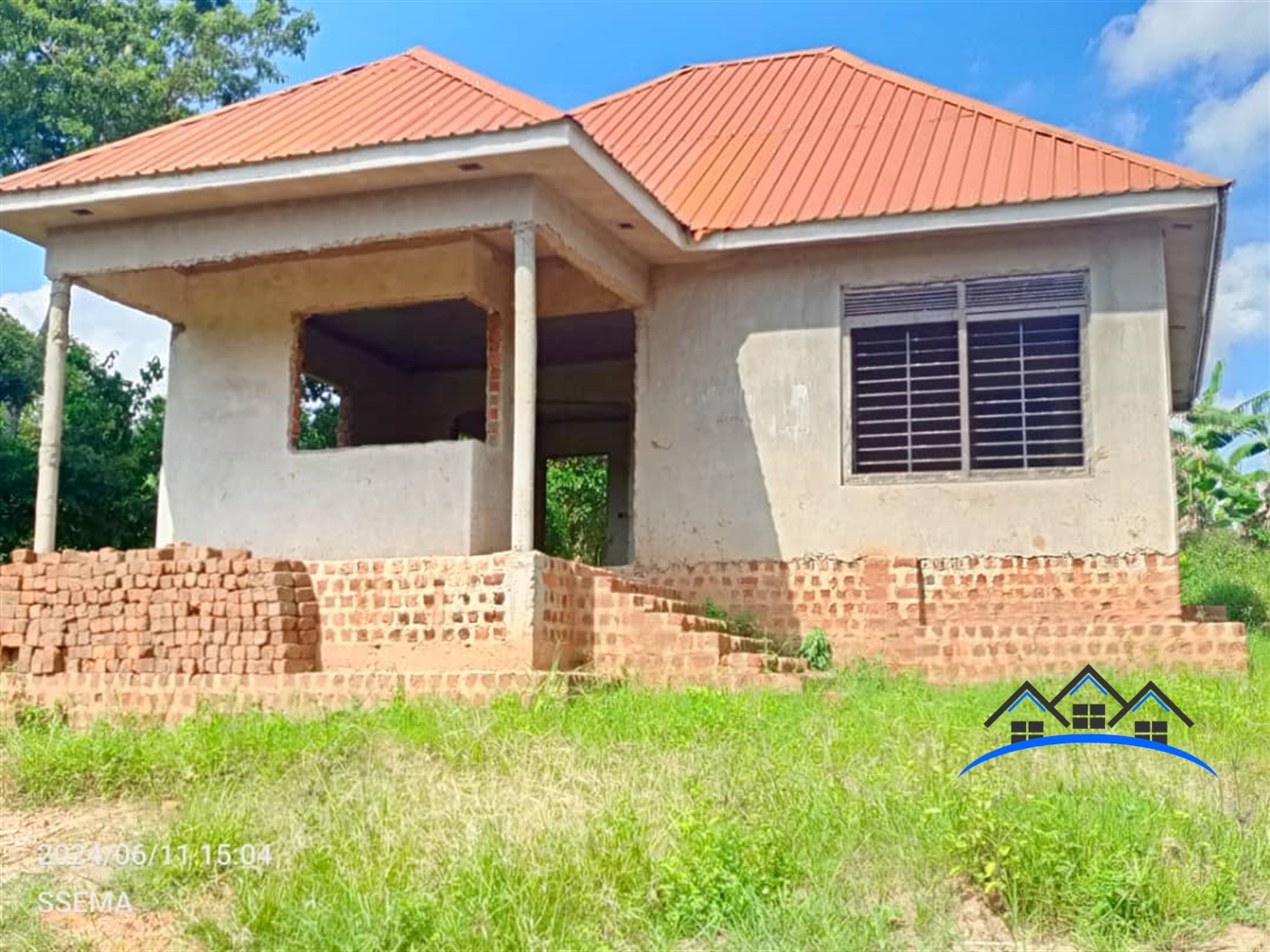 Shell House for sale in Bujuuko Wakiso