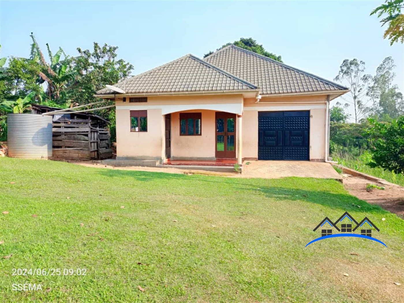 Farm for sale in Luweerocenter Luweero