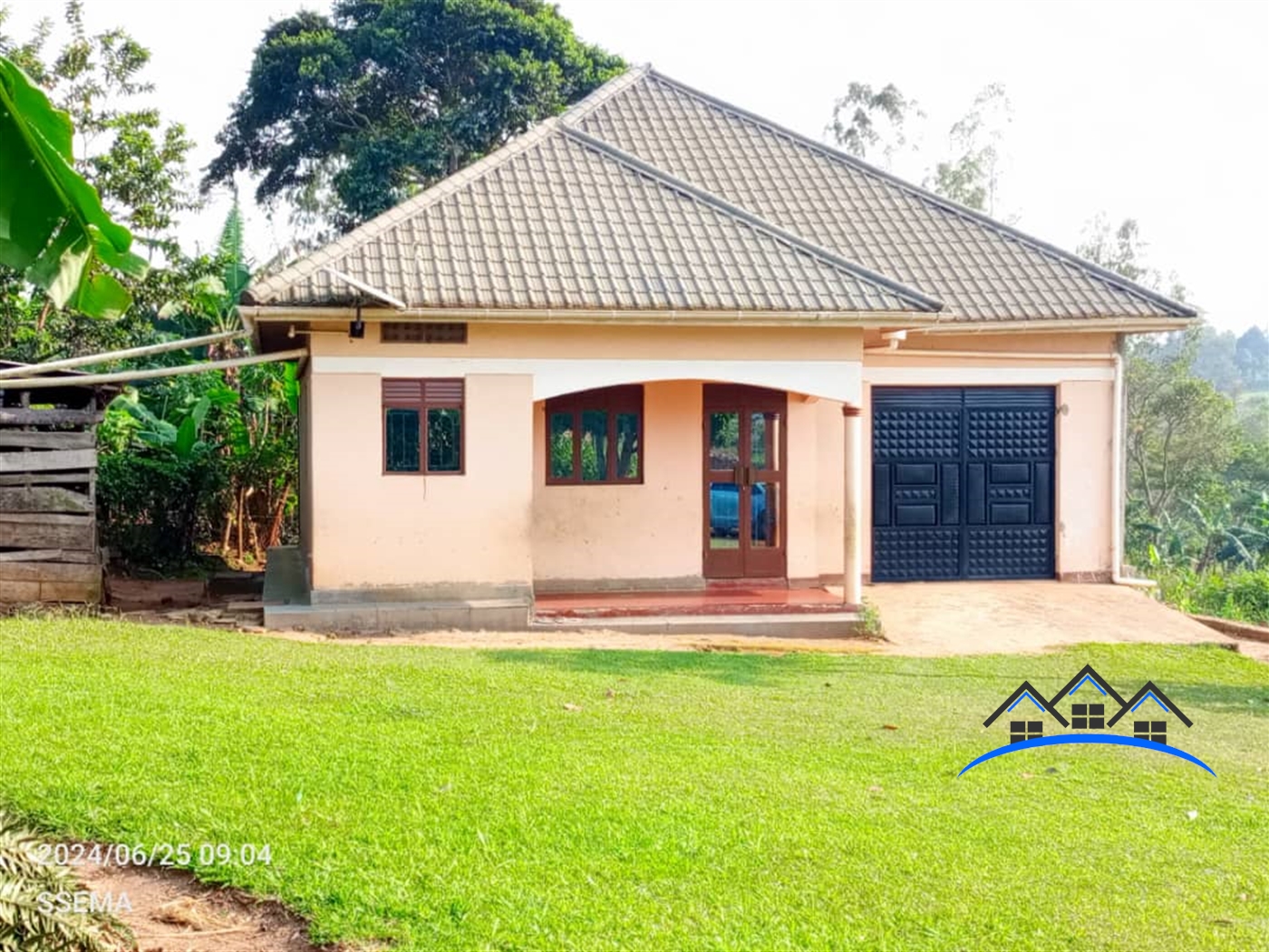 Farm for sale in Luweerocenter Luweero