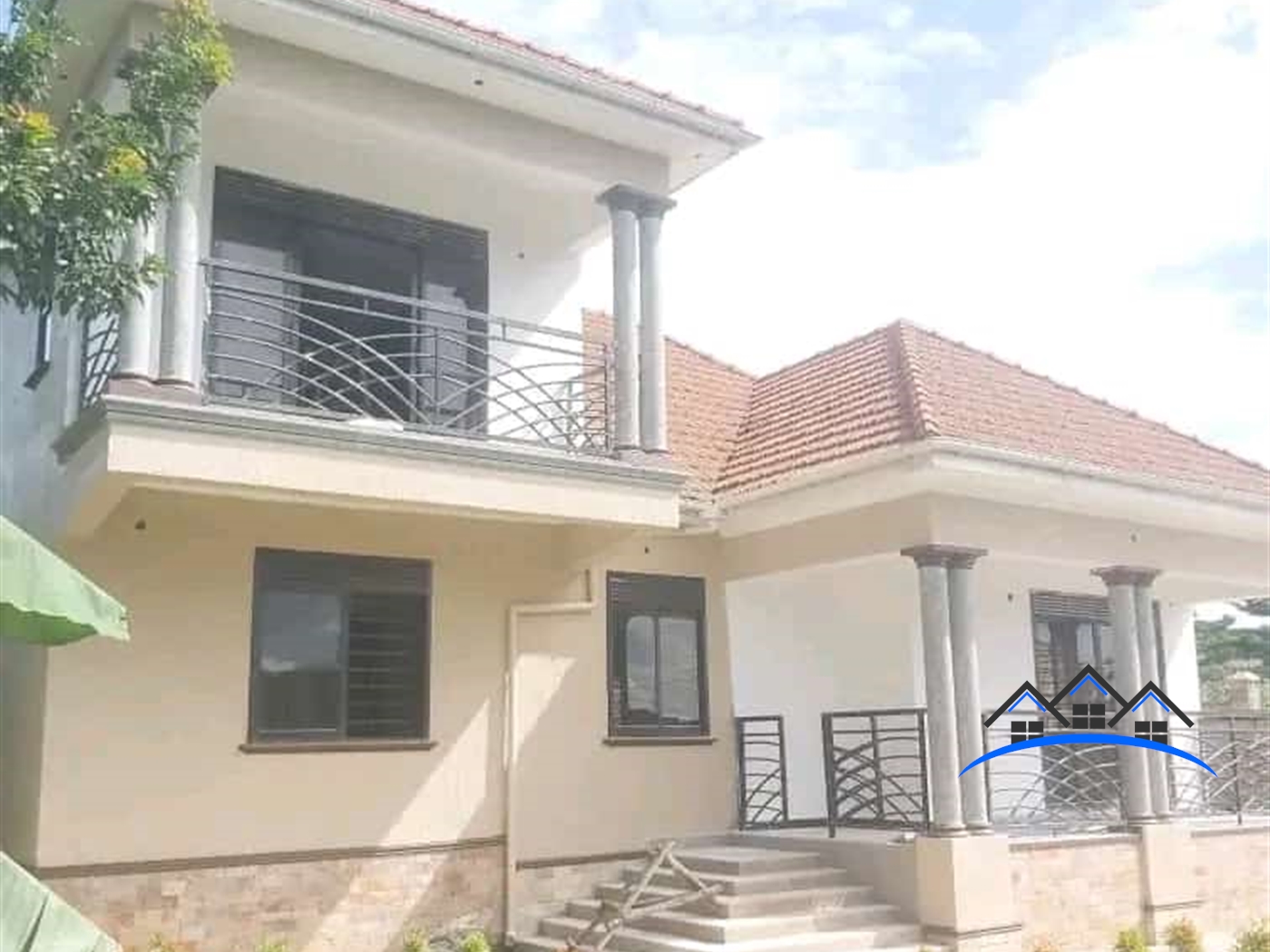 Storeyed house for sale in Kitende Wakiso