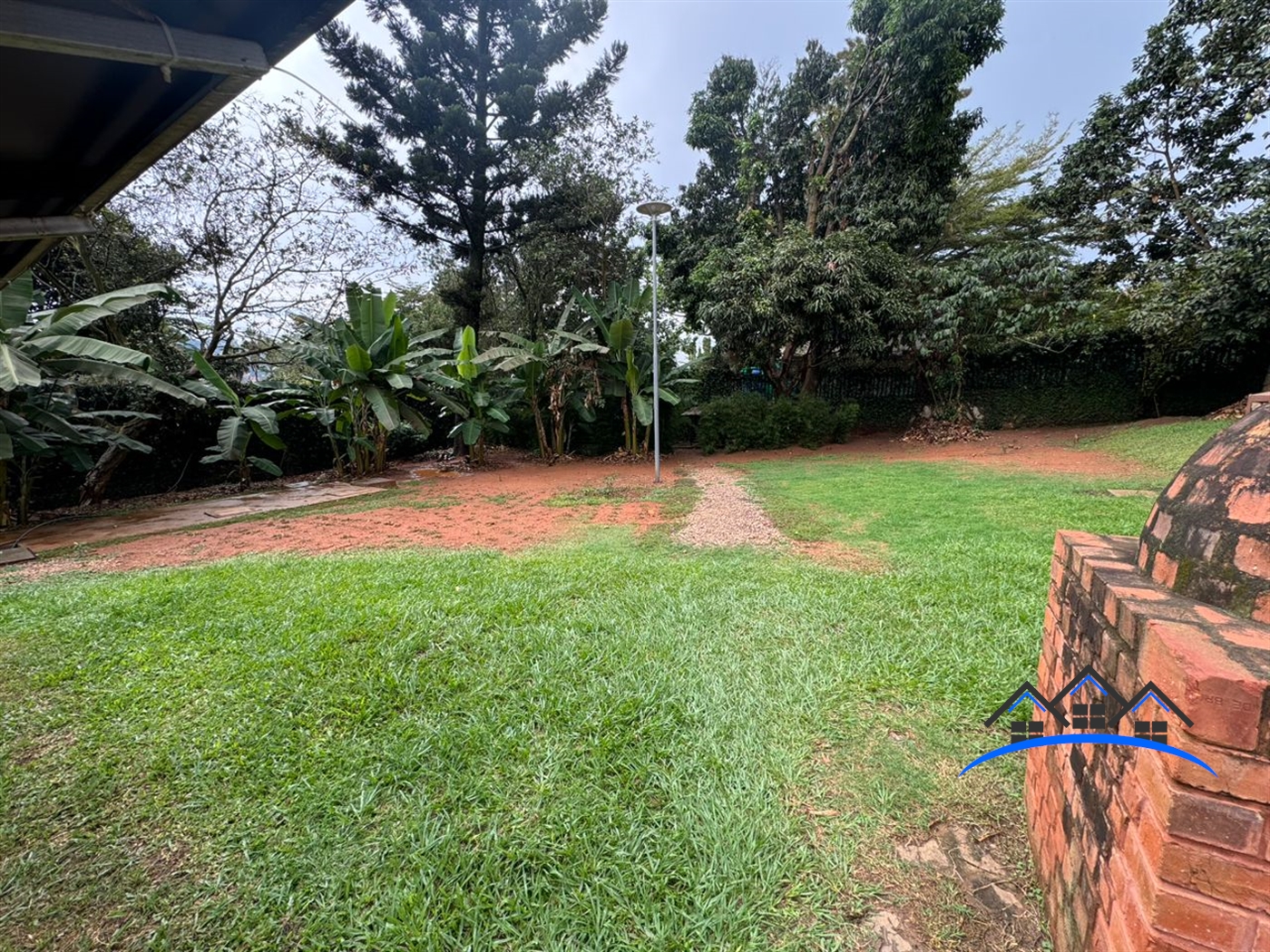 Cottage for sale in Bugoloobi Wakiso