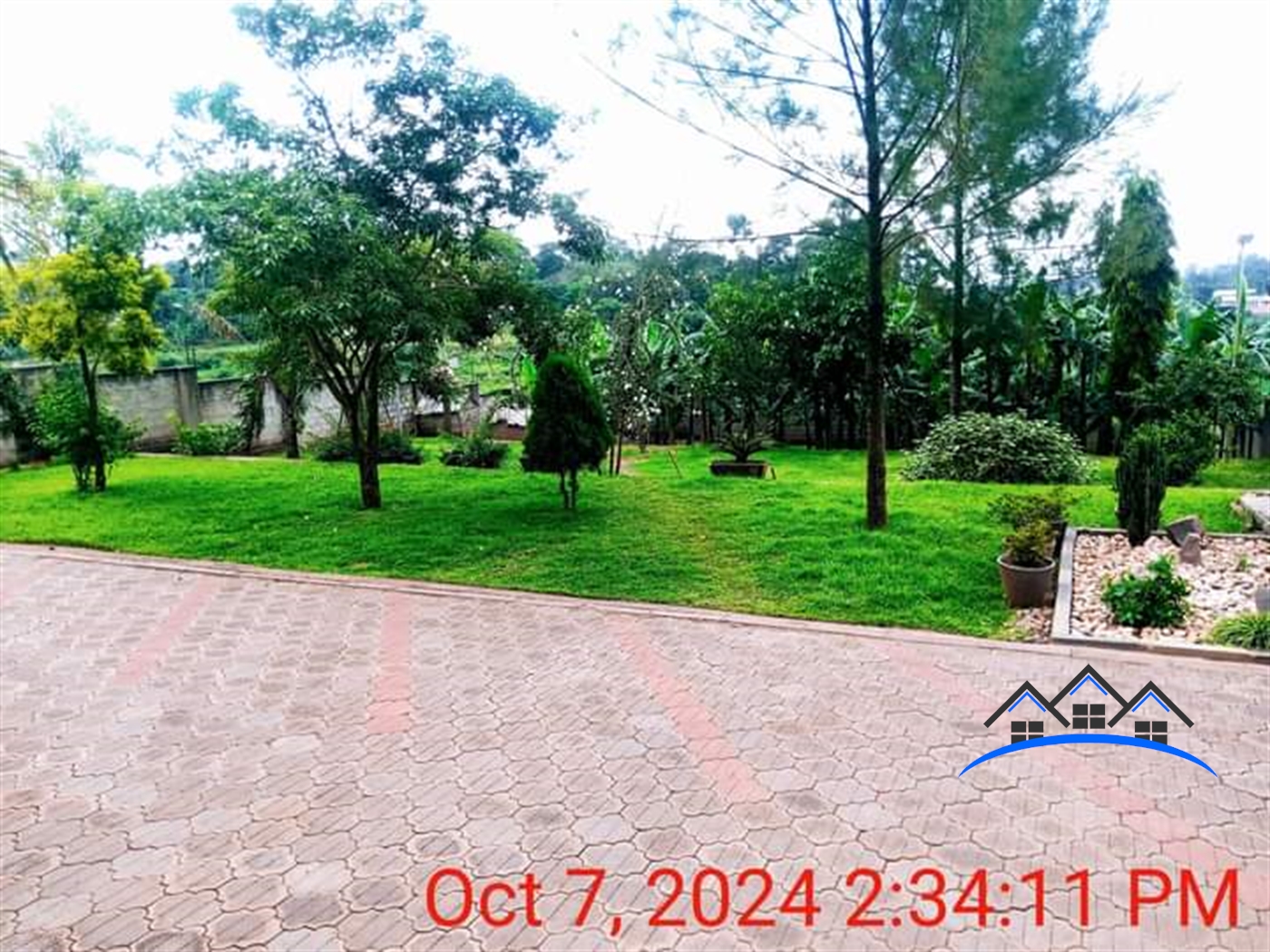 Mansion for sale in Kyanja Wakiso