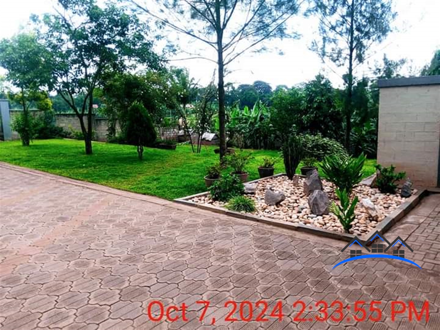 Mansion for sale in Kyanja Wakiso