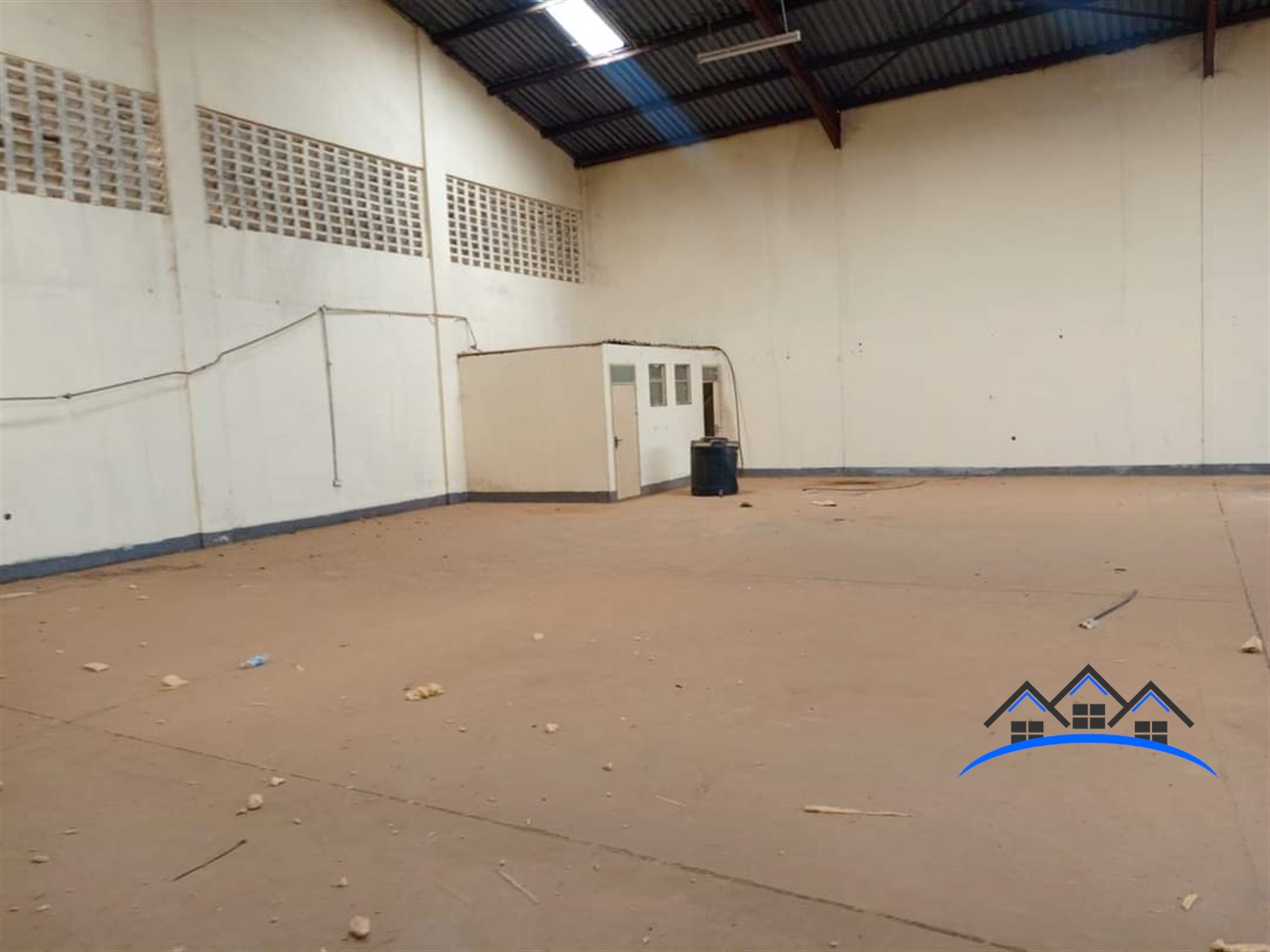 Warehouse for rent in Bweyogerere Wakiso