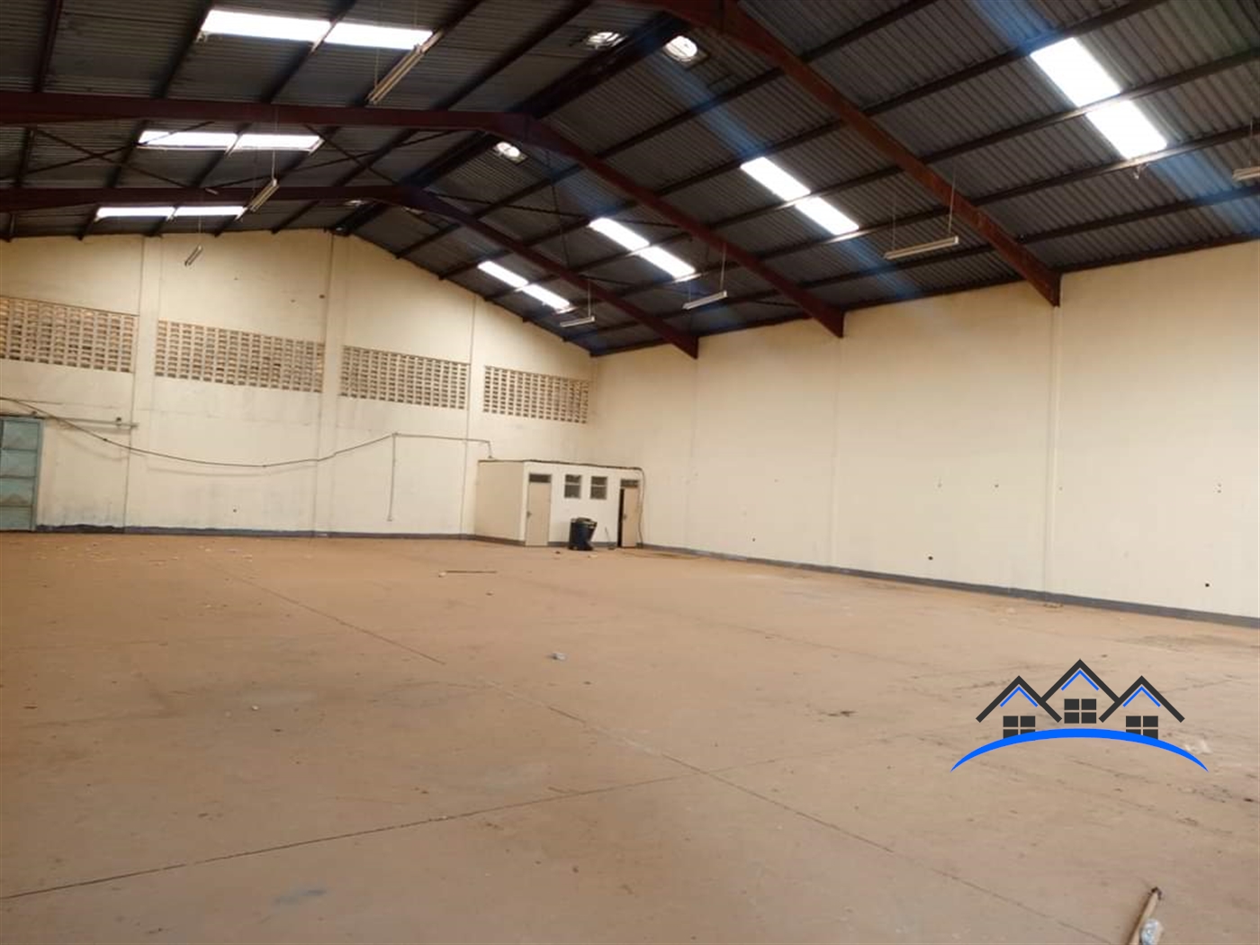 Warehouse for rent in Bweyogerere Wakiso