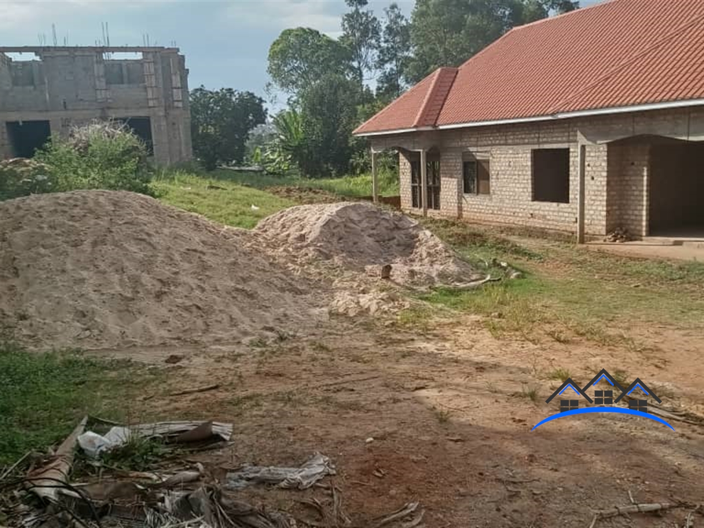 Shell House for sale in Bwebajja Wakiso