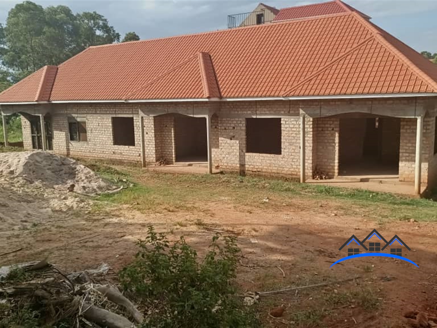 Shell House for sale in Bwebajja Wakiso