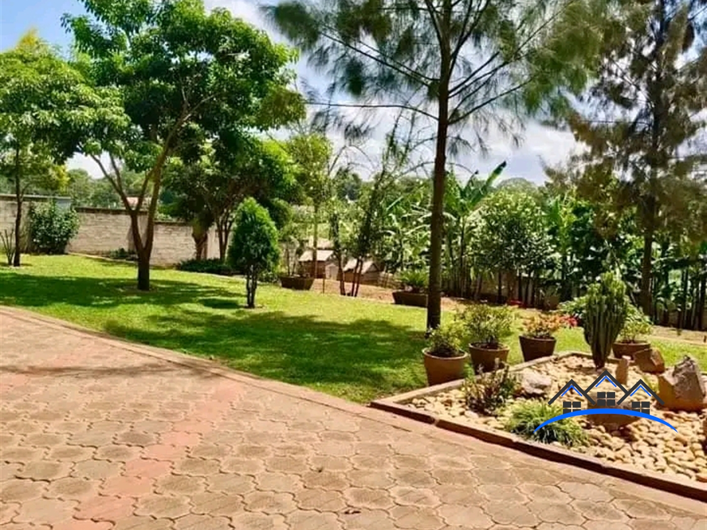 Bungalow for sale in Kisaasi Wakiso