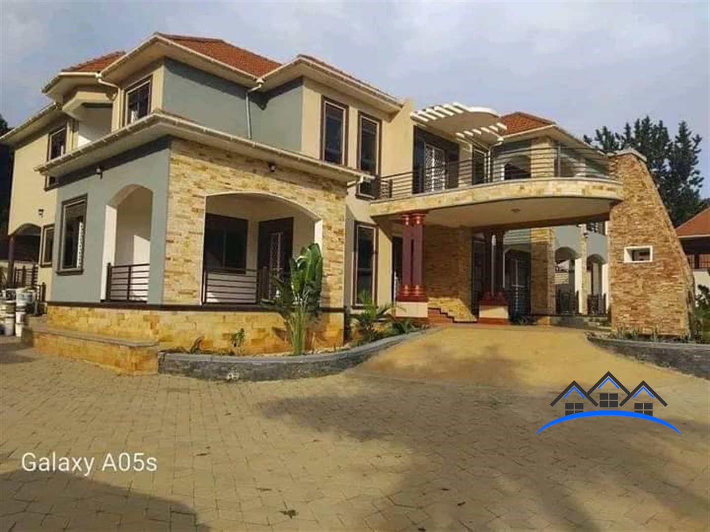 Mansion for sale in Gayaza Wakiso