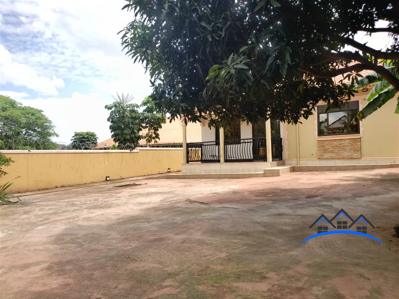 Bungalow for sale in Bujuuko Wakiso