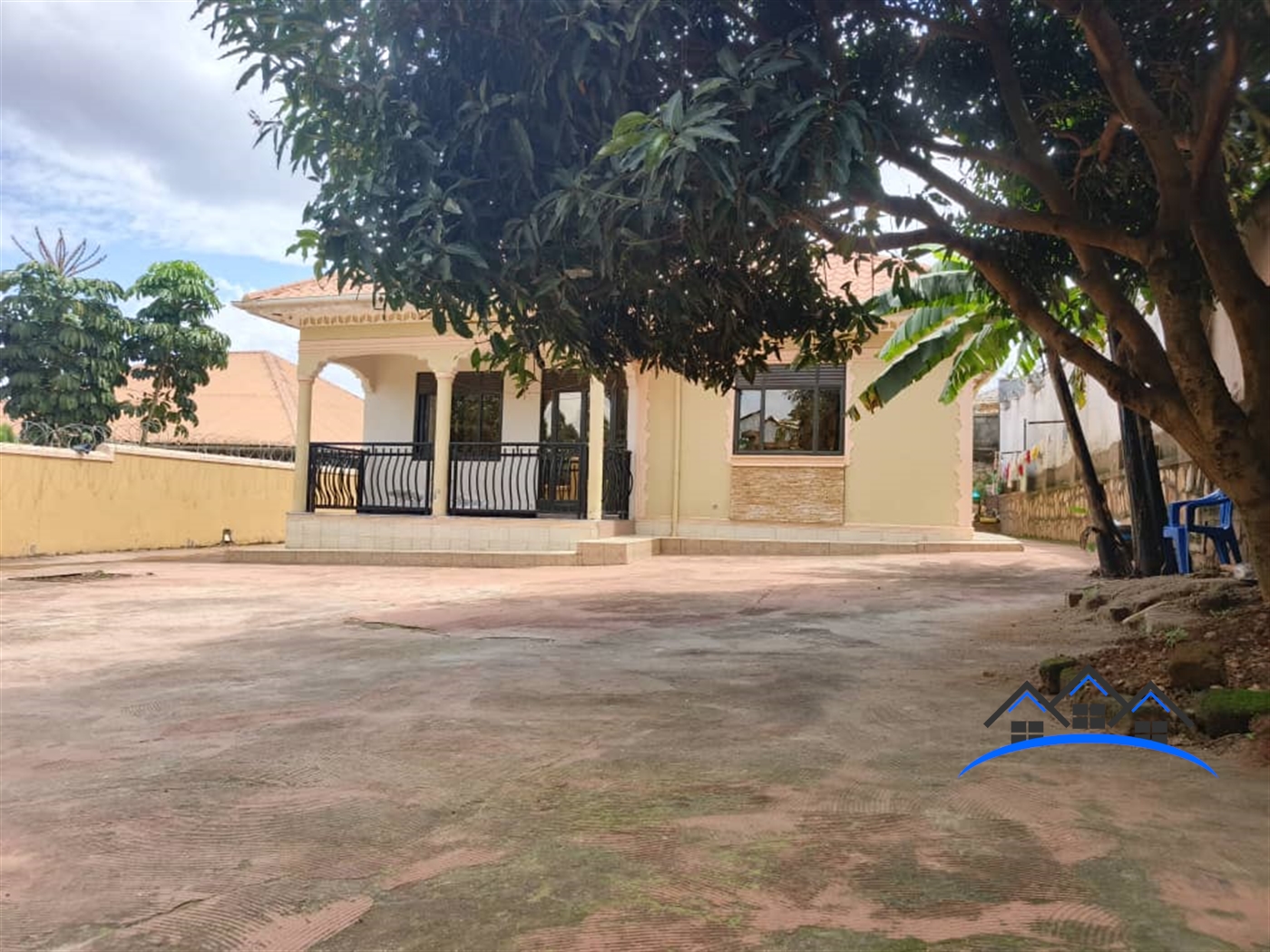 Bungalow for sale in Bujuuko Wakiso