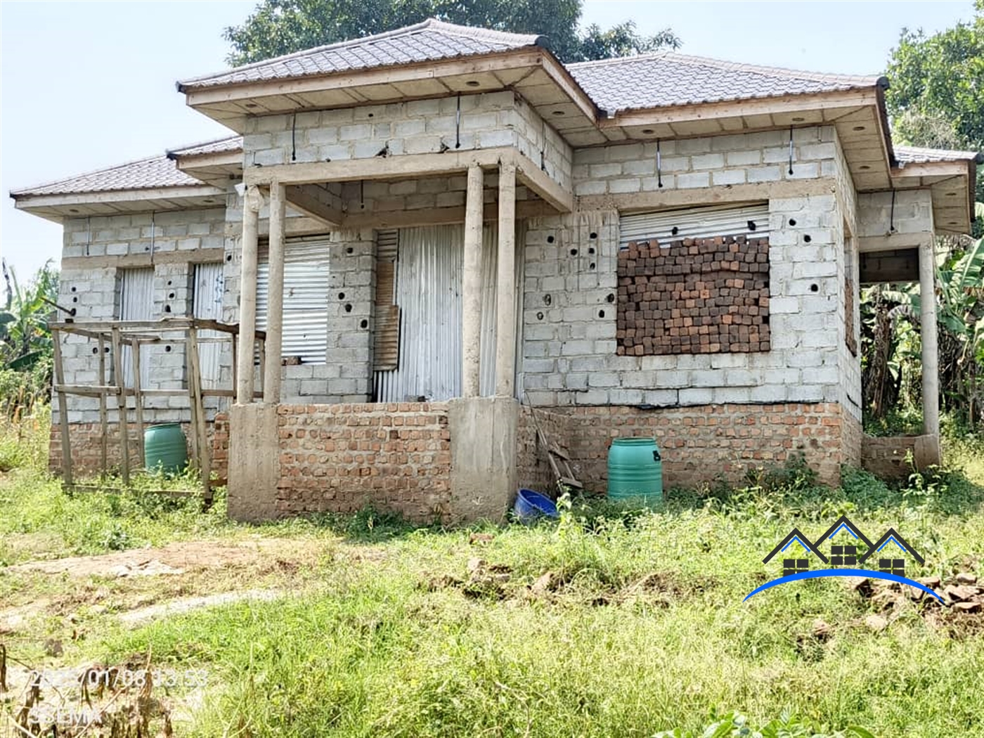 Shell House for sale in Bujuuko Wakiso