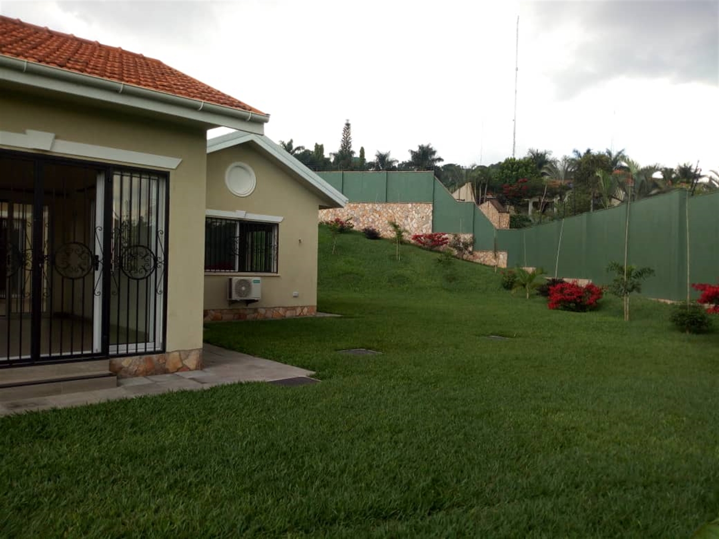 Bungalow for rent in Naguru Kampala