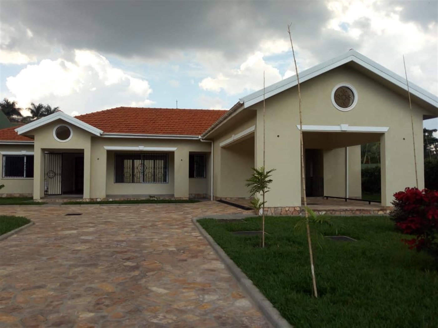 Bungalow for rent in Naguru Kampala