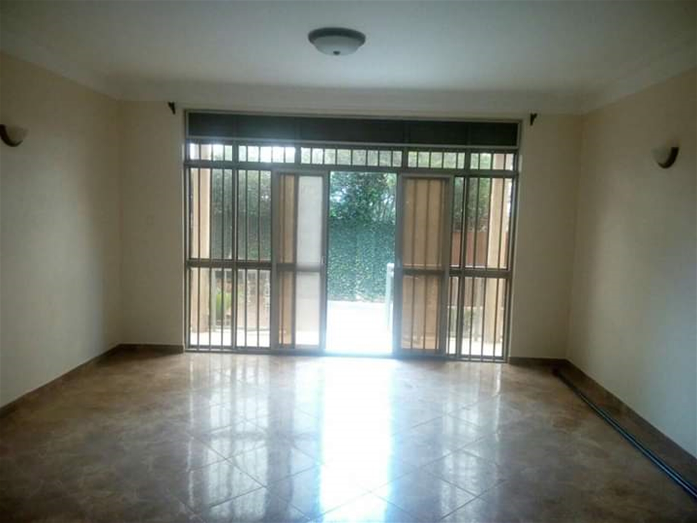 Duplex for rent in Bukoto Kampala