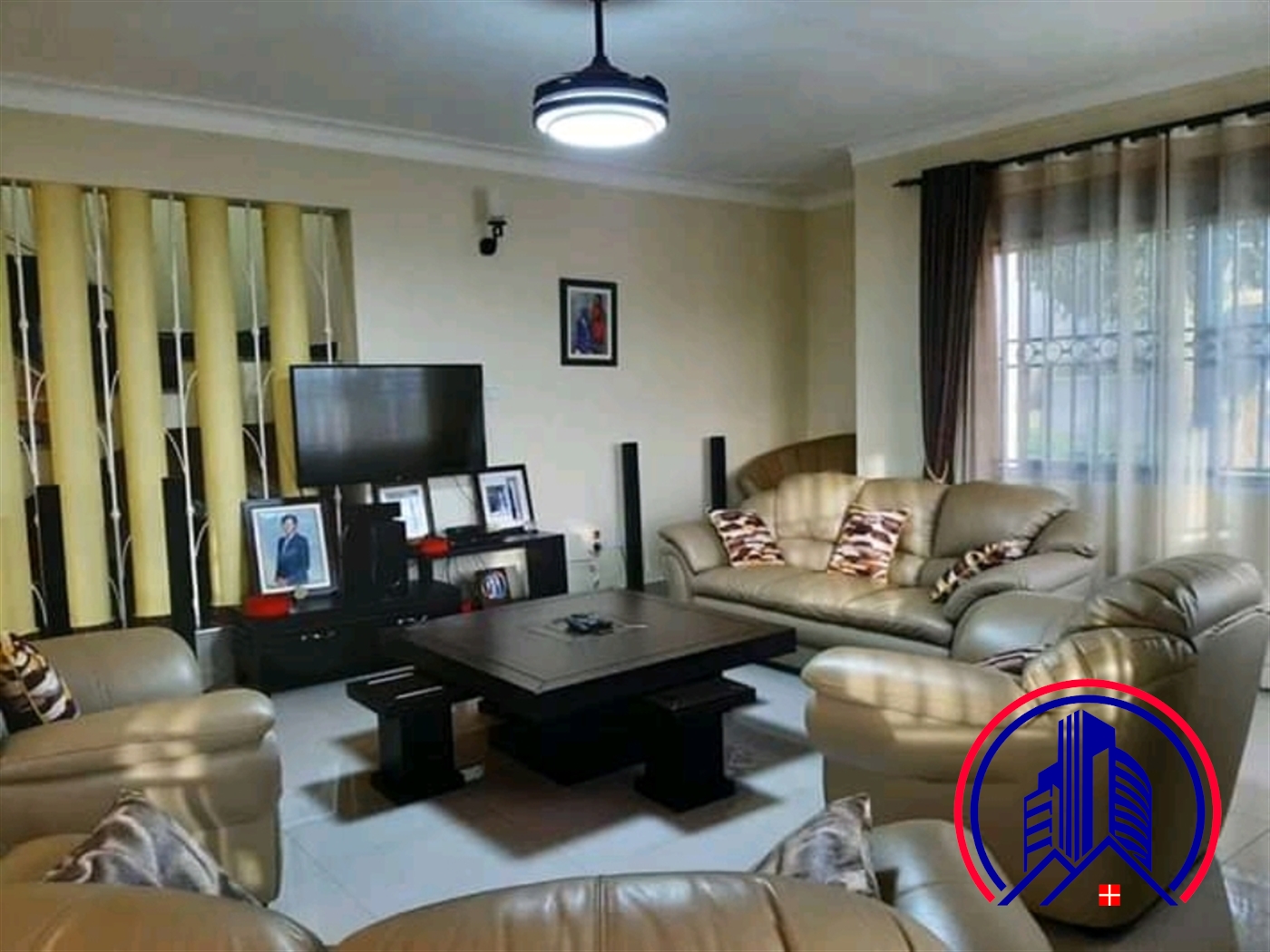 Mansion for rent in Kigo Wakiso