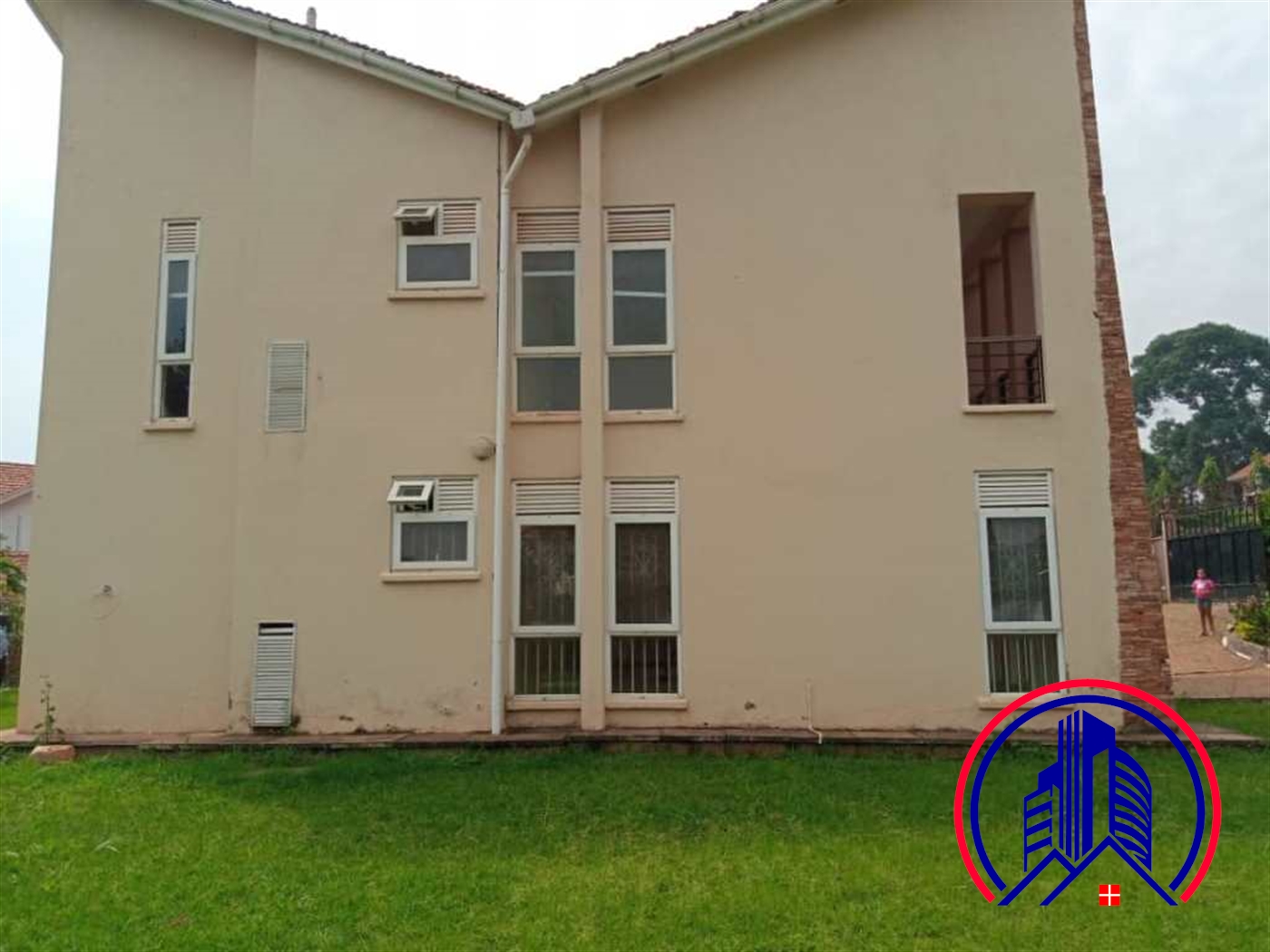 Mansion for sale in Lubowa Wakiso