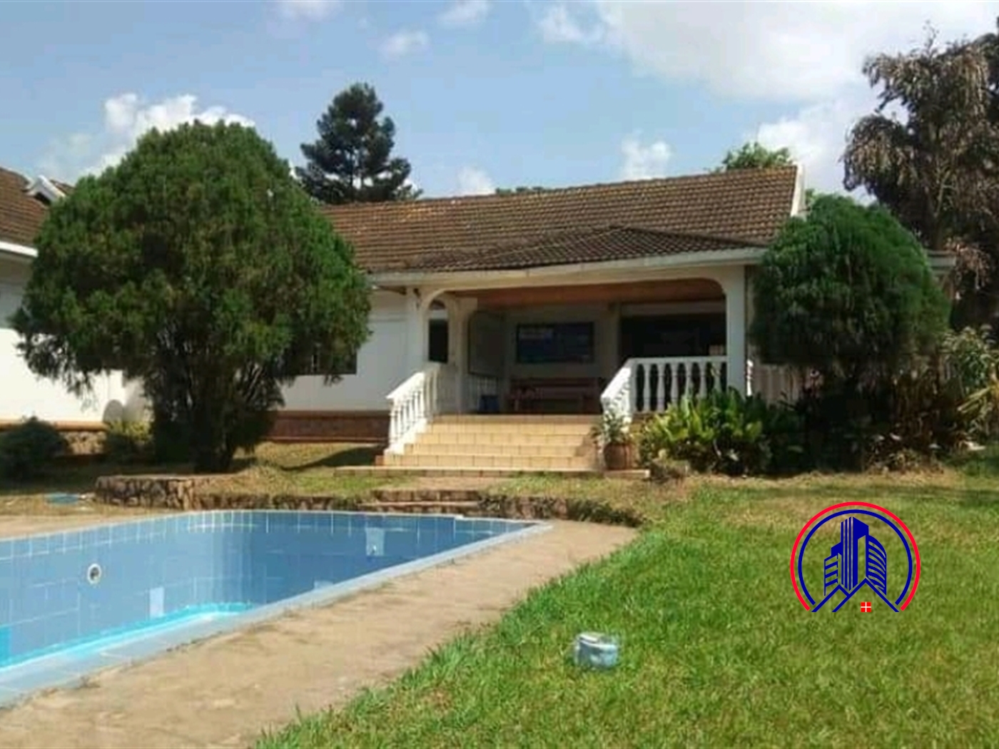 Bungalow for sale in Bugoloobi Kampala