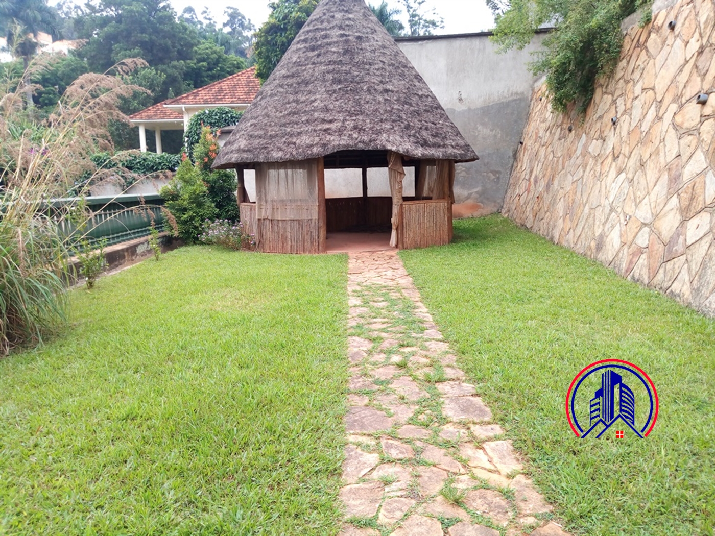 Bungalow for rent in Kololo Kampala