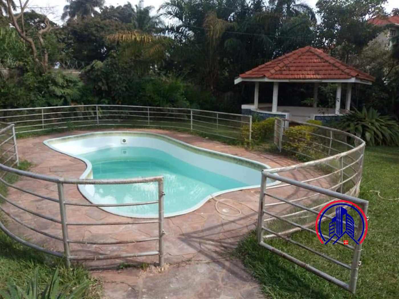 Bungalow for rent in Bugoloobi Kampala