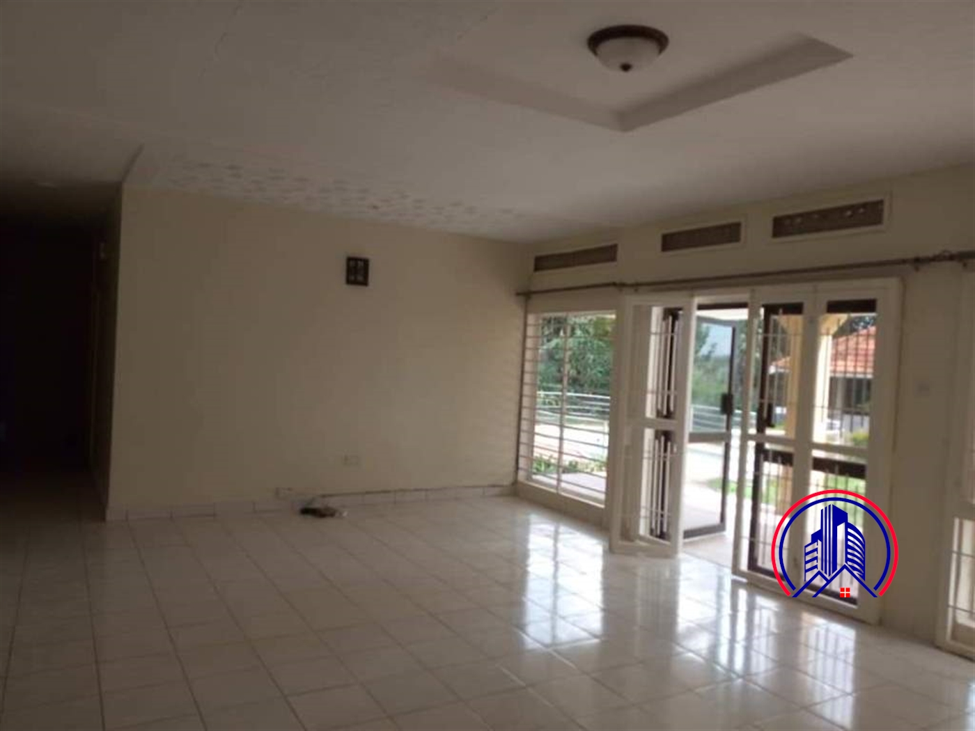 Bungalow for rent in Bugoloobi Kampala