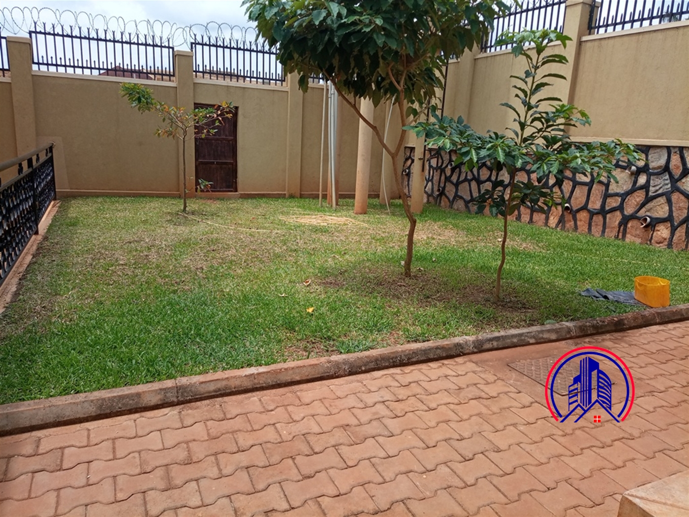 Storeyed house for rent in Lubowa Wakiso