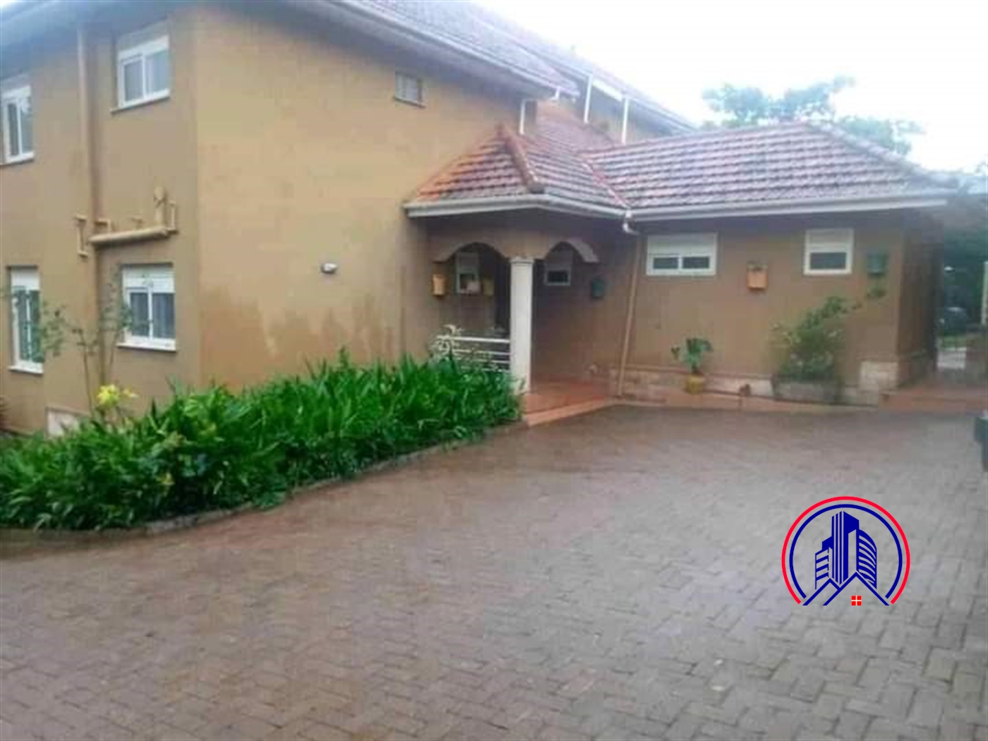 Storeyed house for rent in Mutungo Kampala