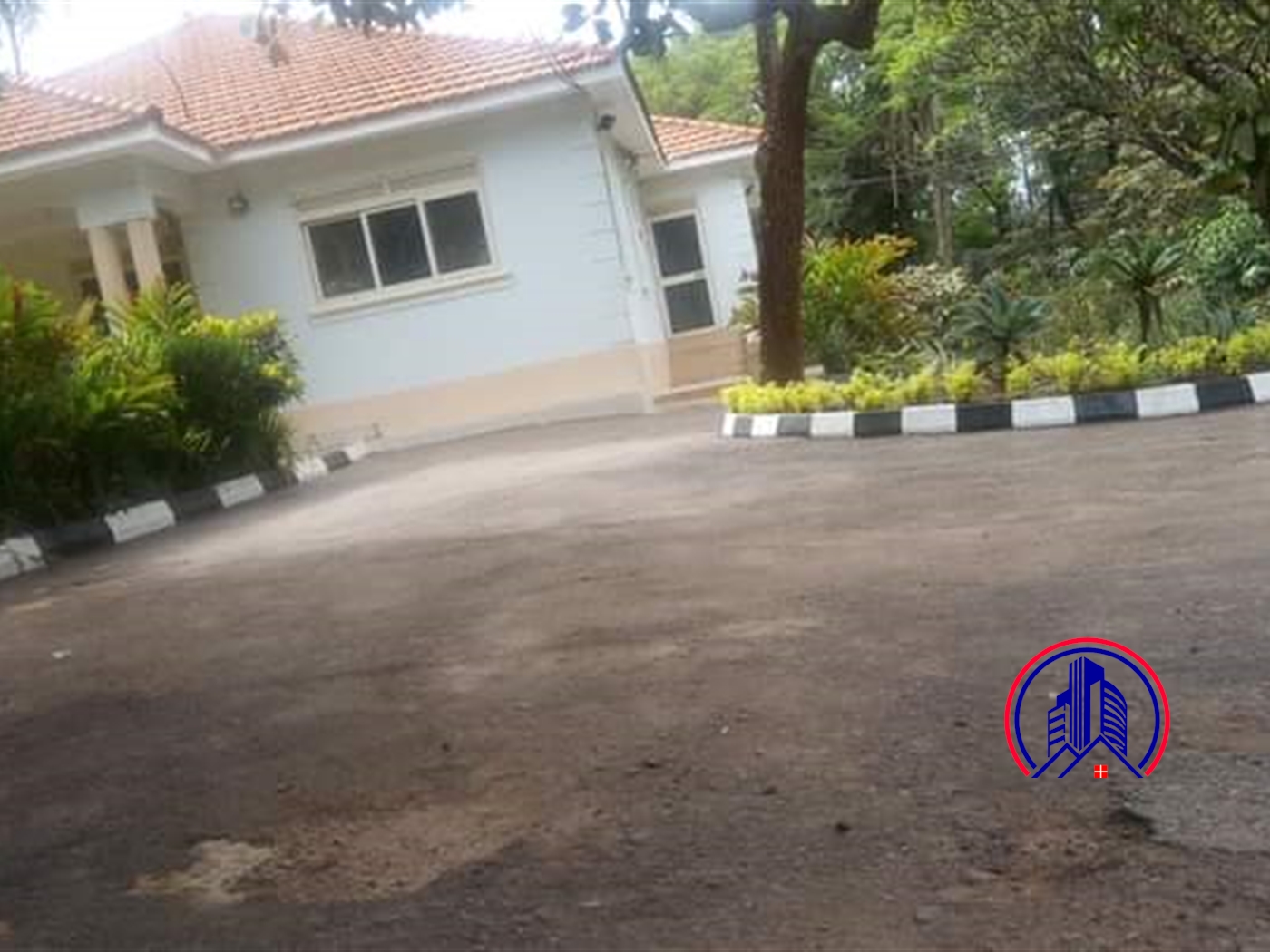 Bungalow for rent in Kololo Kampala