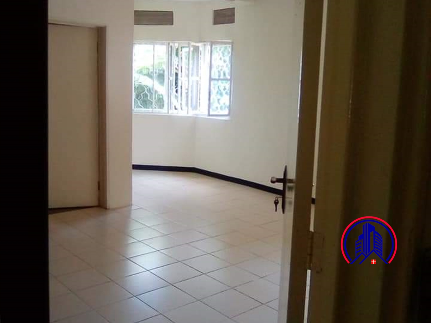 Bungalow for rent in Bugoloobi Kampala