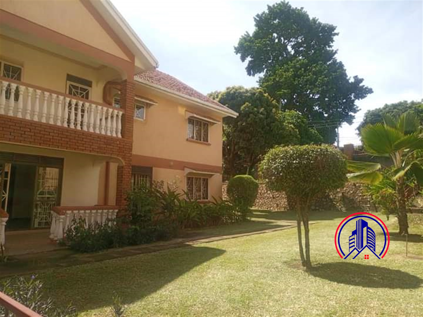 Storeyed house for rent in Bugoloobi Kampala