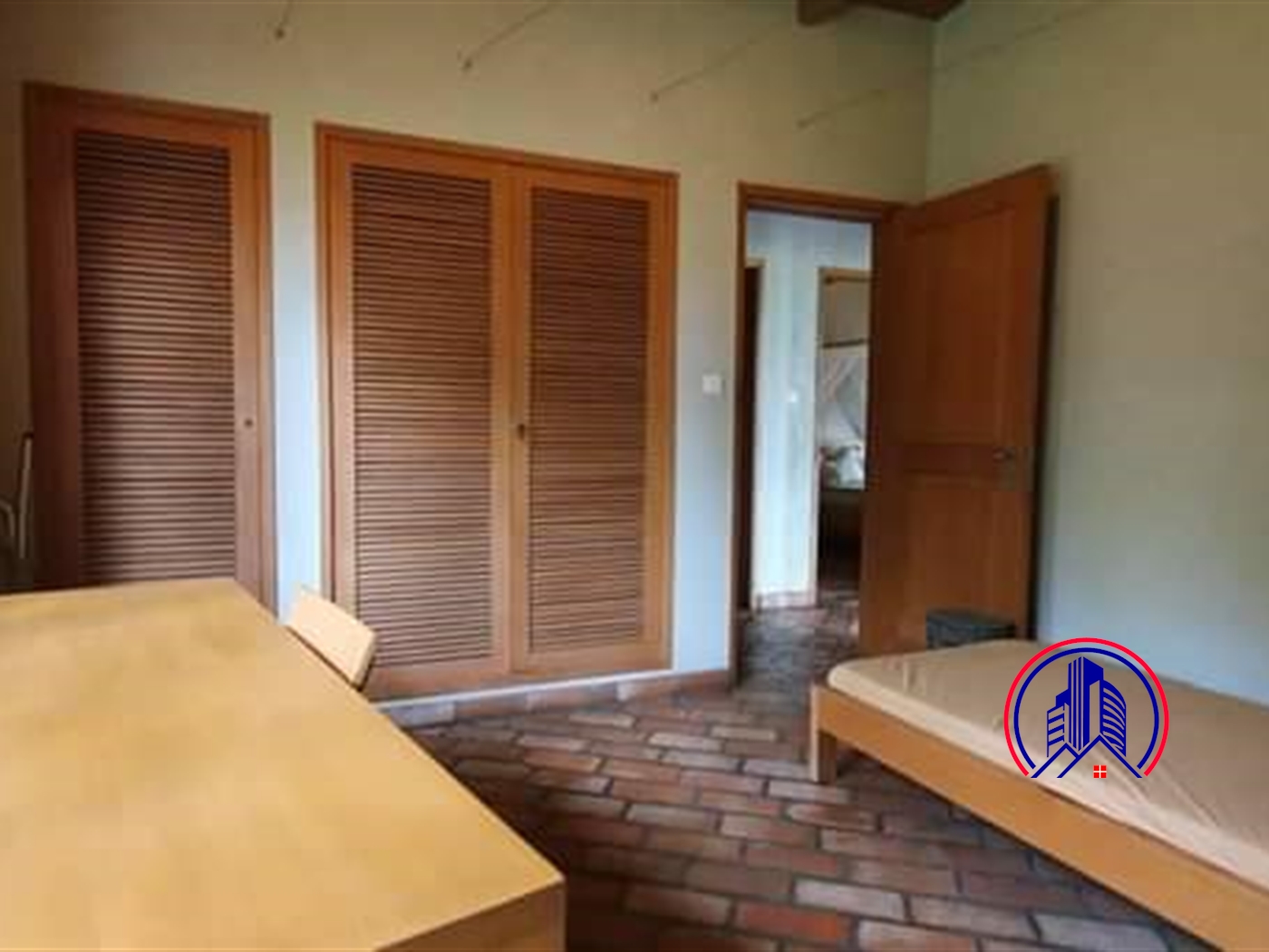 Villa for rent in Mutungo Kampala