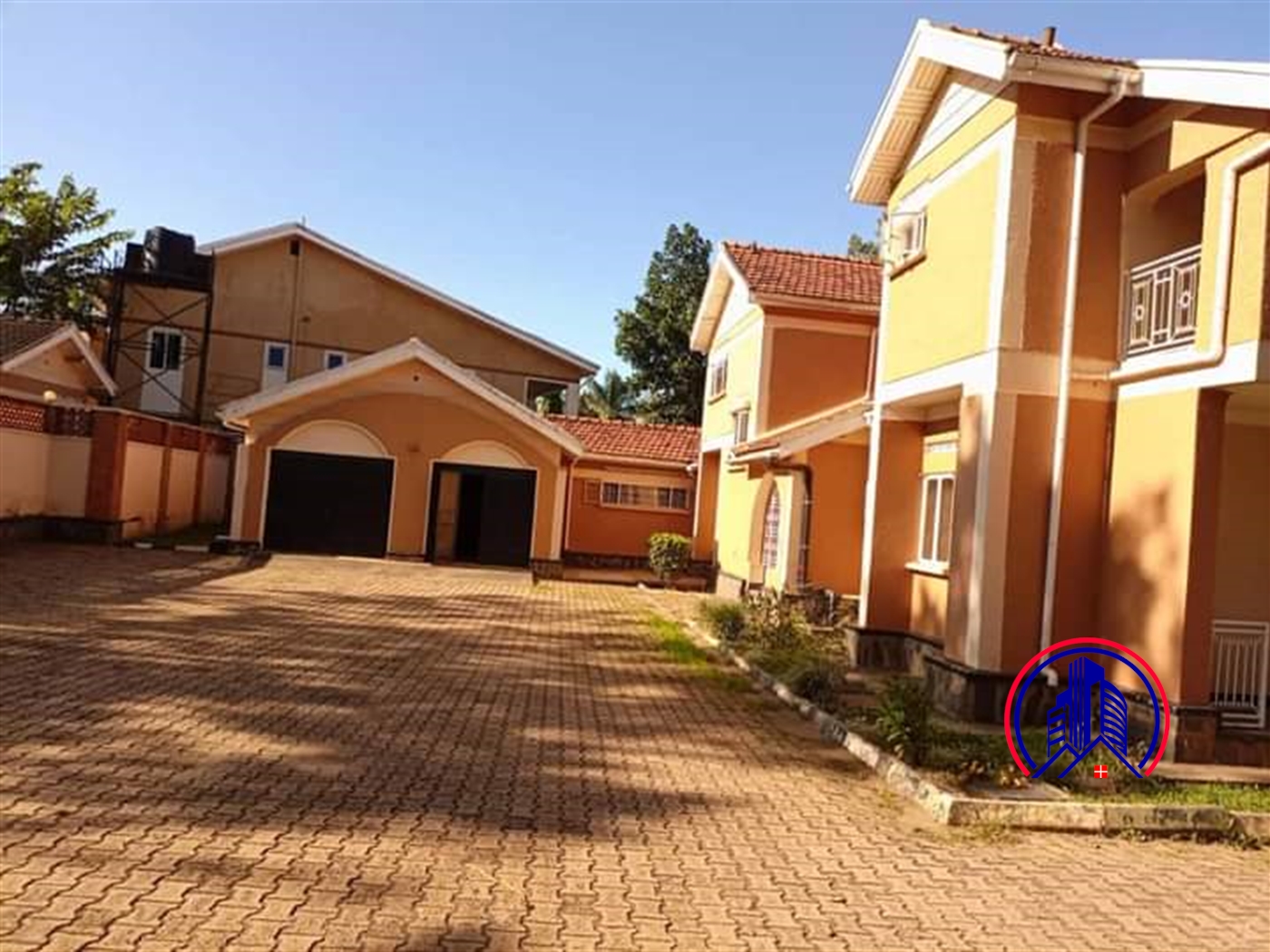 Storeyed house for rent in Bugoloobi Kampala