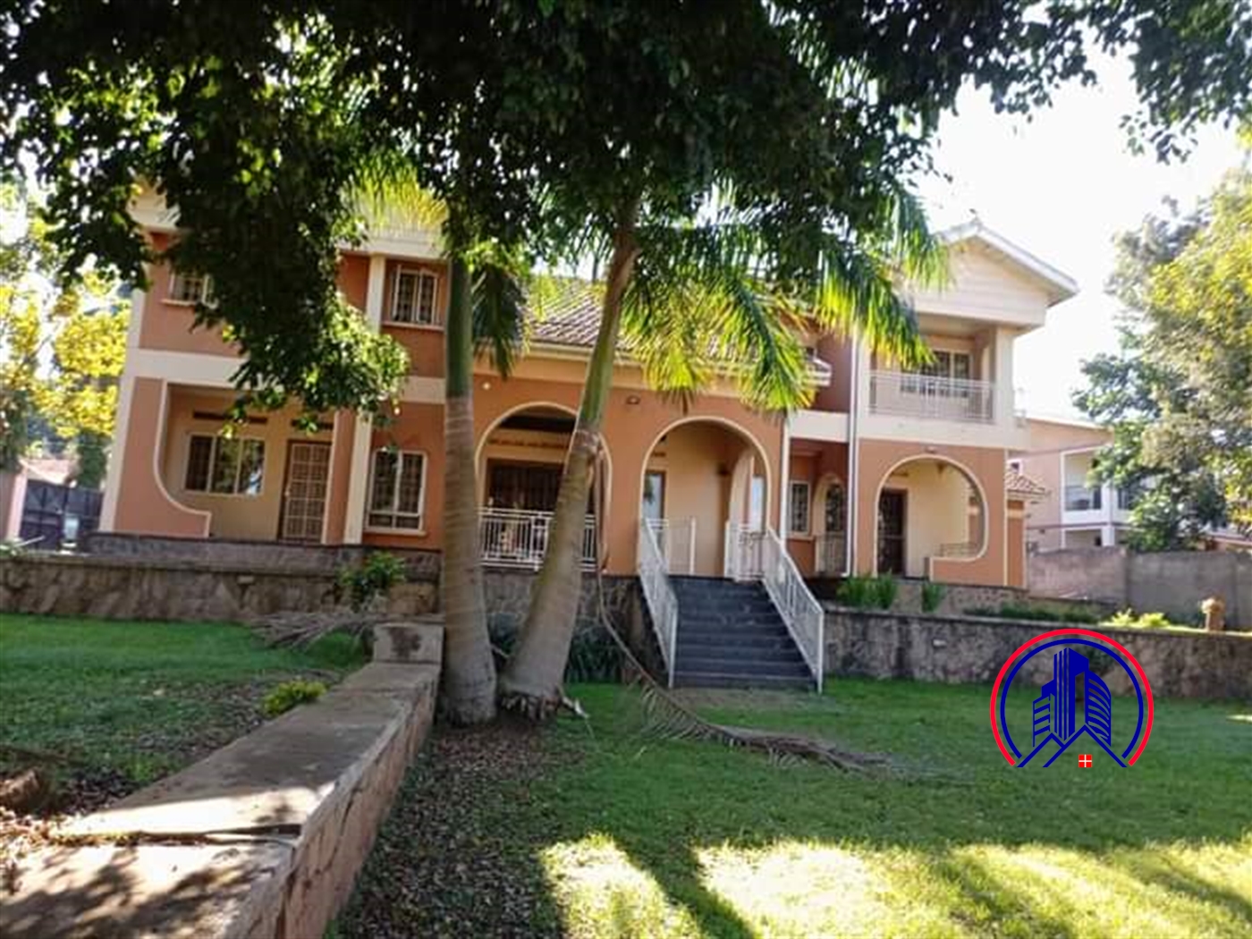 Storeyed house for rent in Bugoloobi Kampala