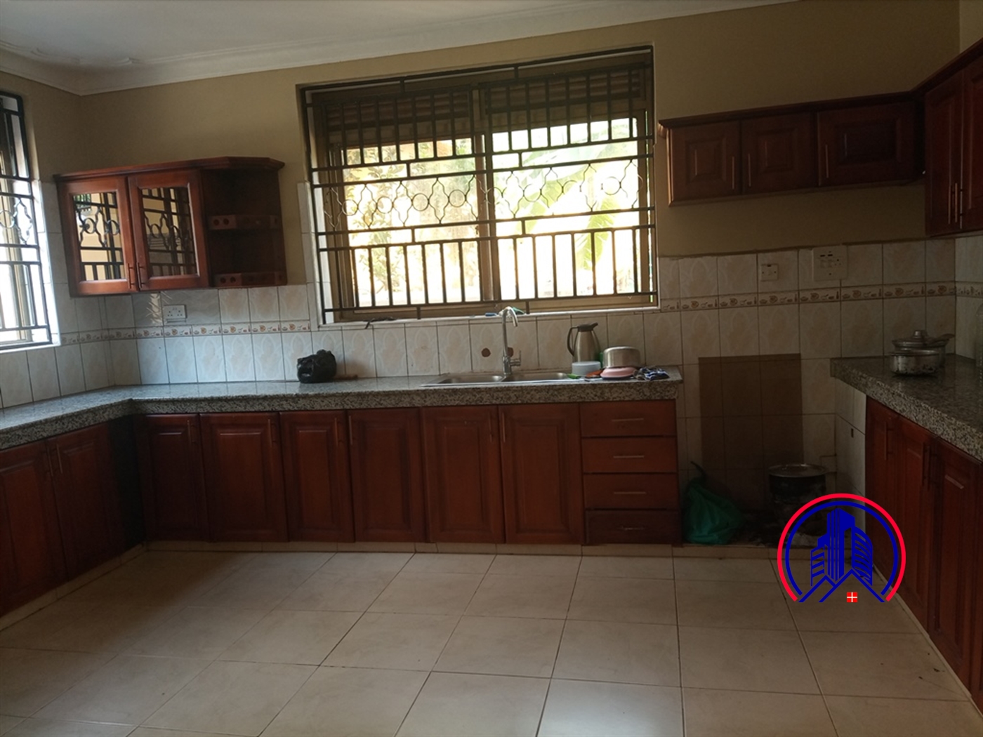 Storeyed house for rent in Makindye Kampala