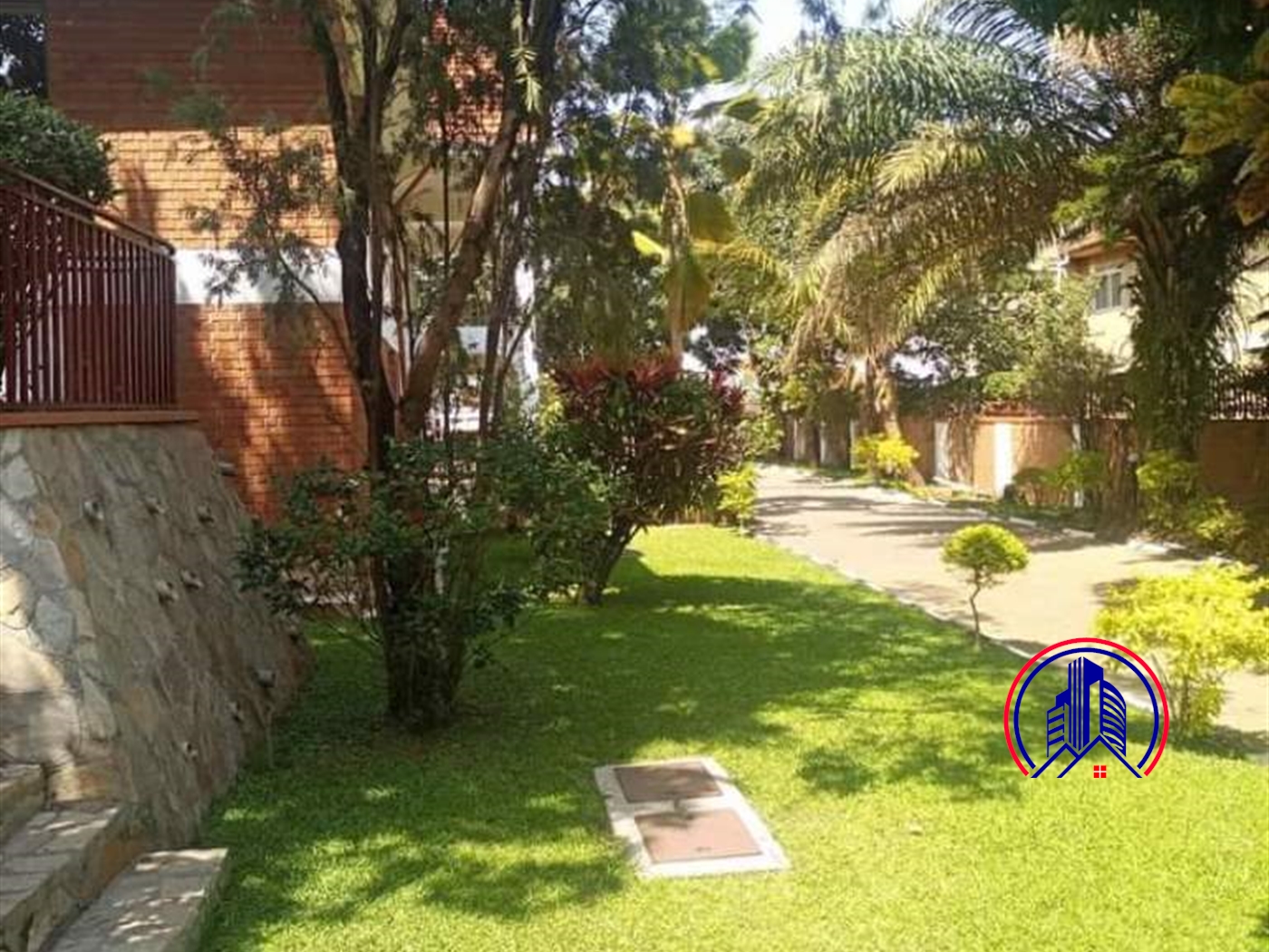 Storeyed house for rent in Mutungo Kampala