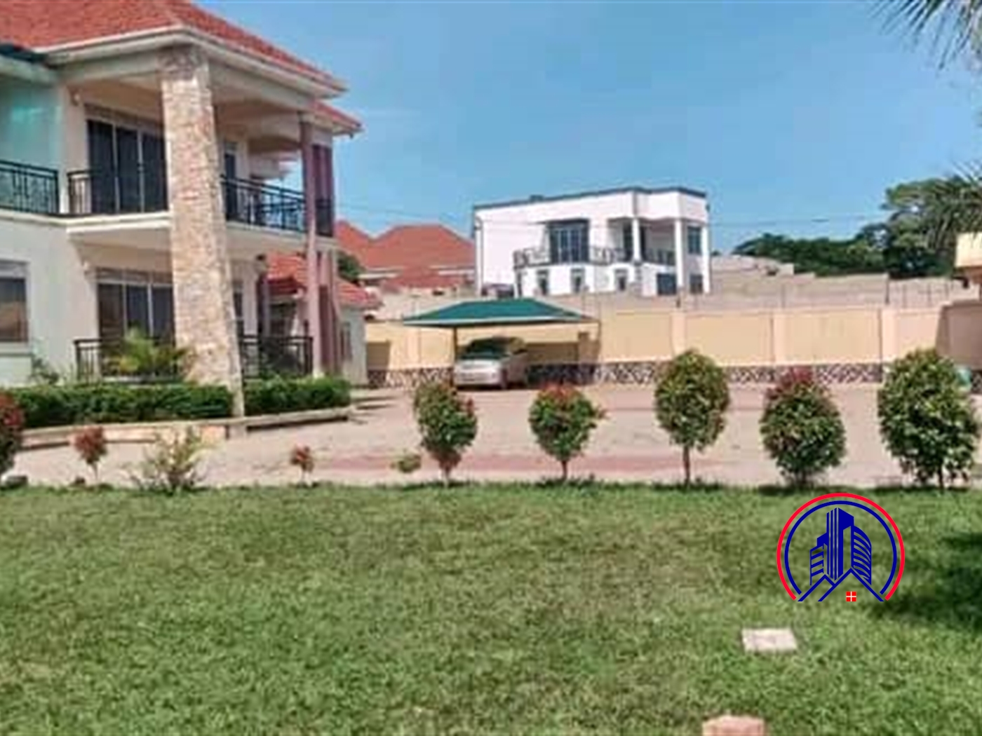 Storeyed house for rent in Bwebajja Wakiso