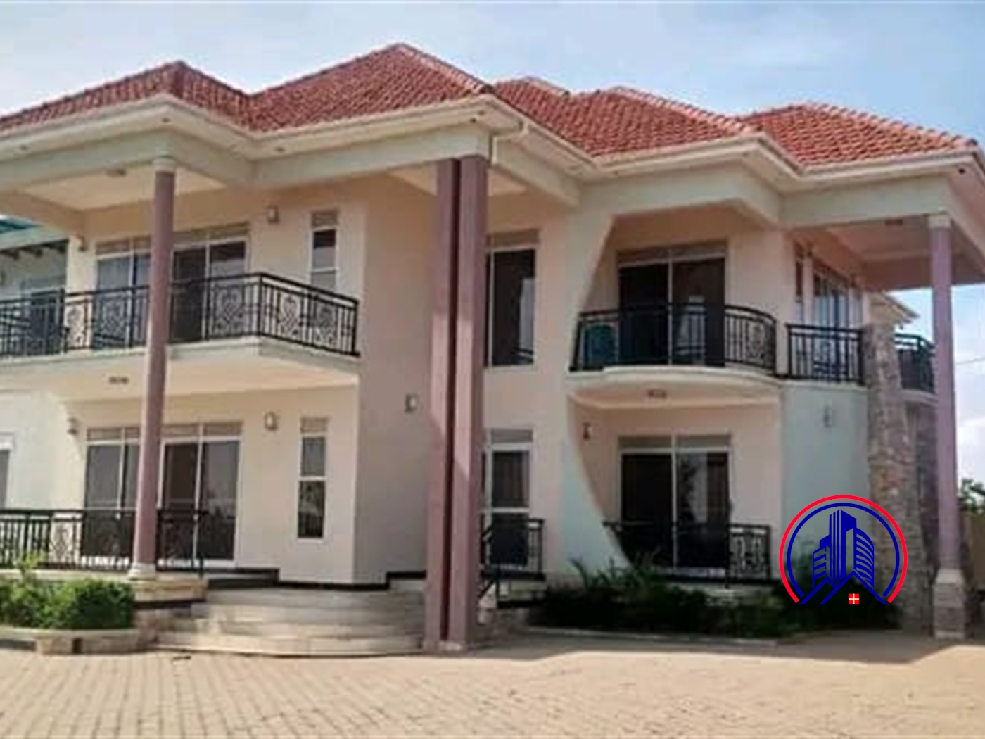 Storeyed house for rent in Bwebajja Wakiso