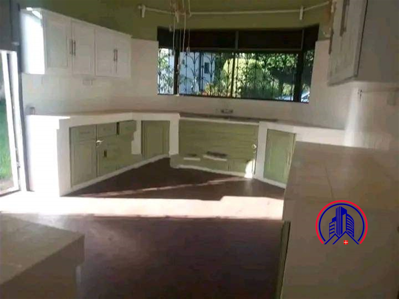 Bungalow for rent in Bugoloobi Kampala