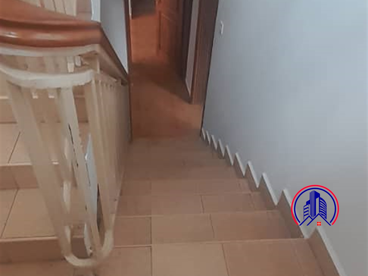 Storeyed house for rent in Bugoloobi Kampala