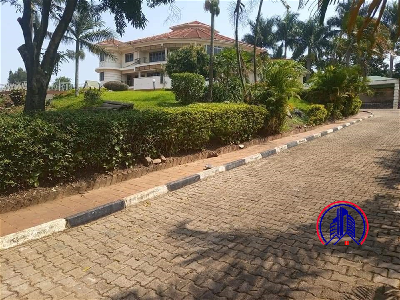 Storeyed house for rent in Mutugo Kampala